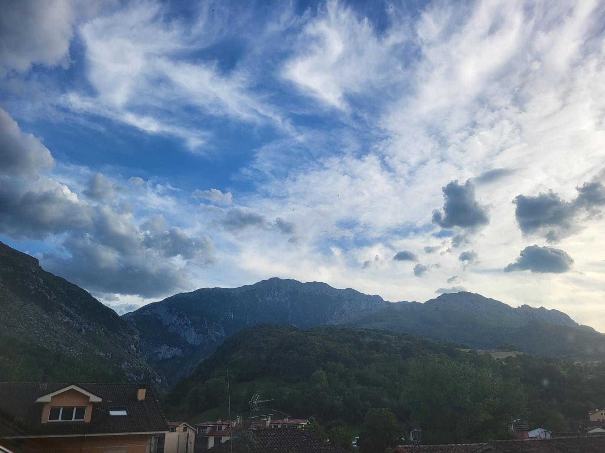 Appartamento Atico El Cueton Arenas De Cabrales Esterno foto